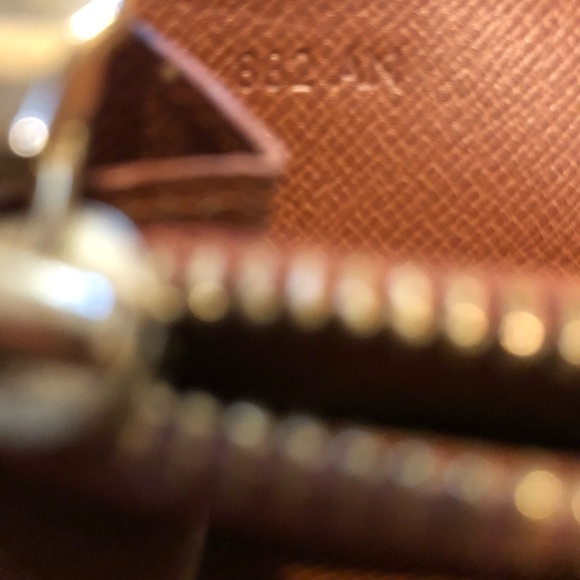 Louis Vuitton Wallet - Picture 8 of 8